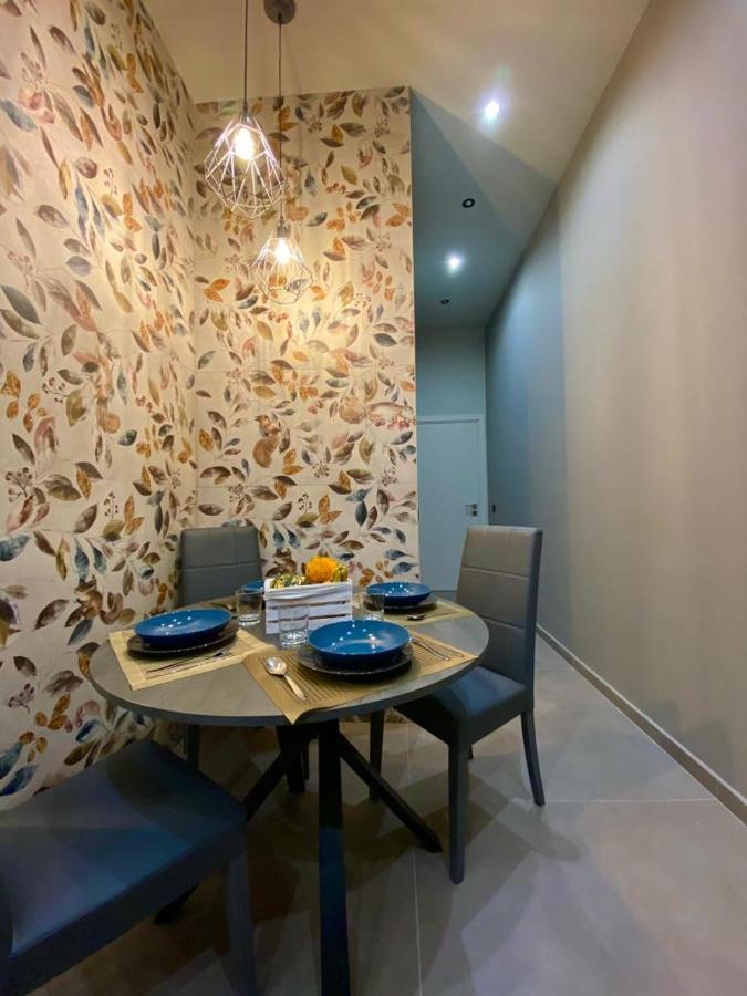 Appartement I *